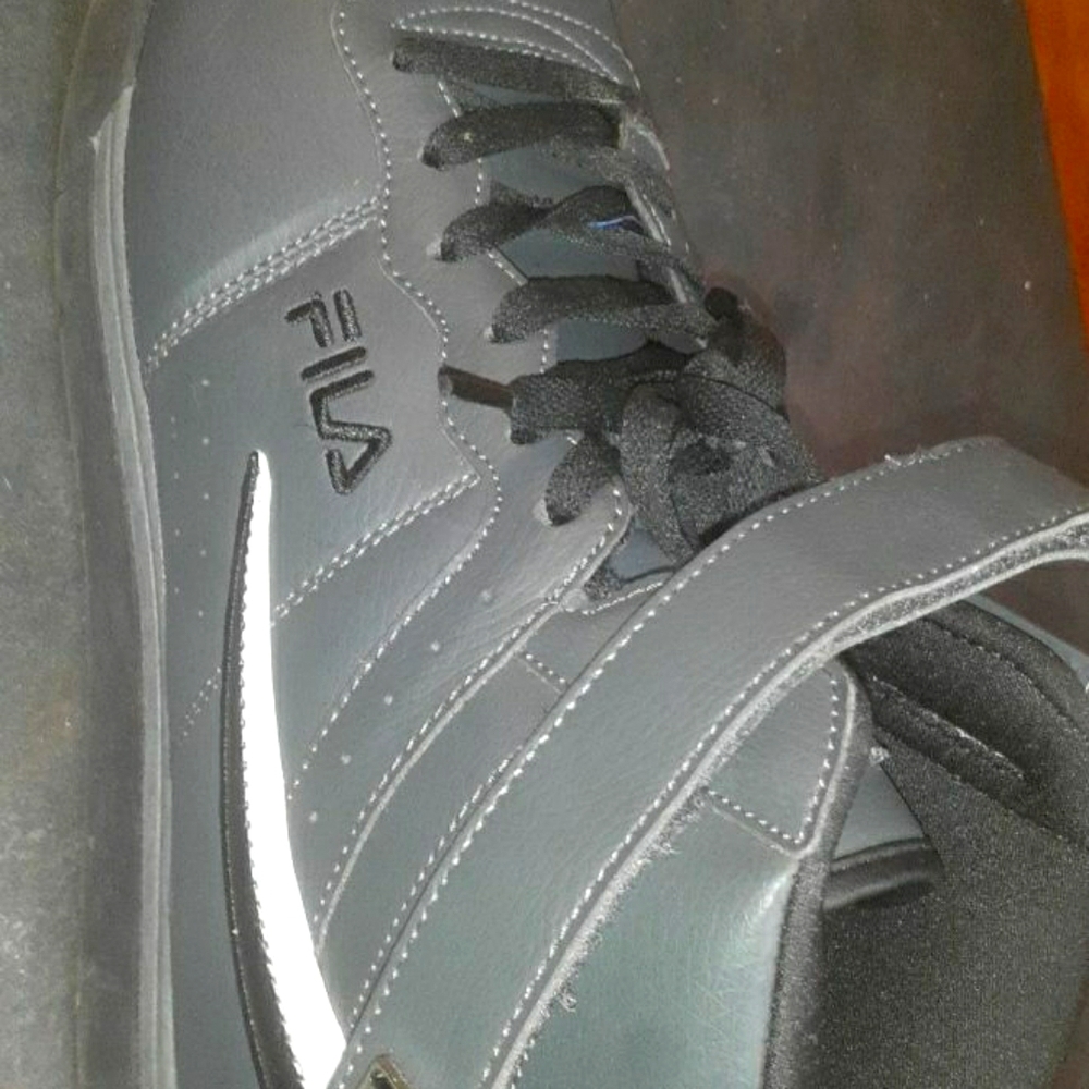 Fila tennis shoes